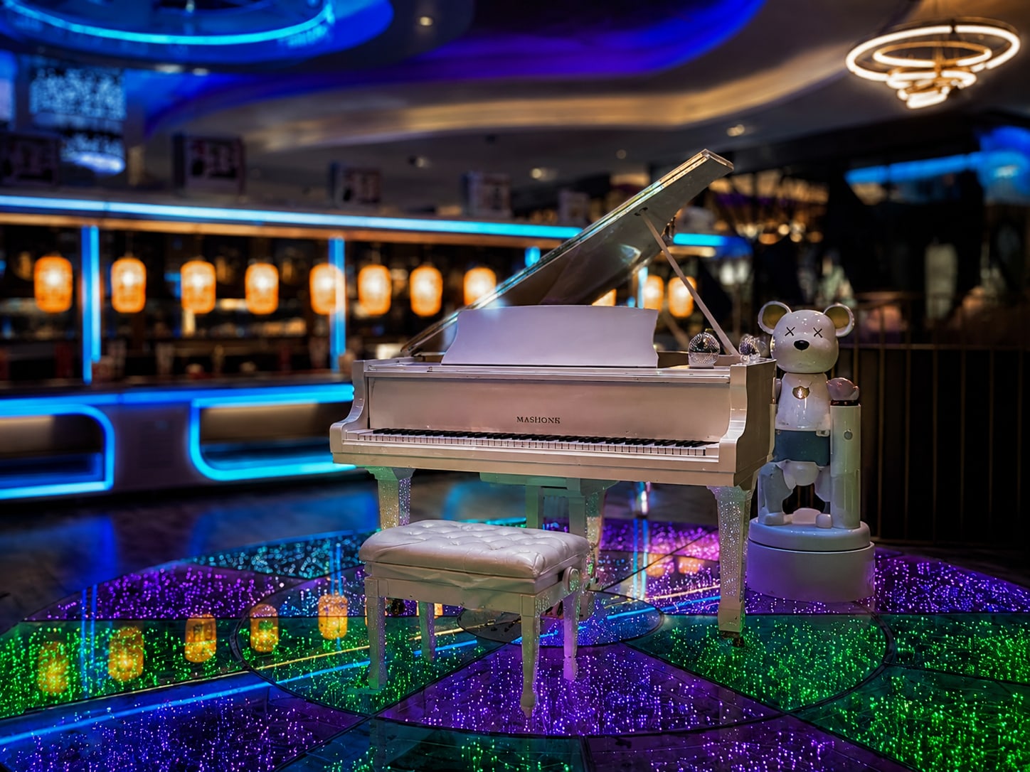 Espace piano et photo du restaurant Okito 51
